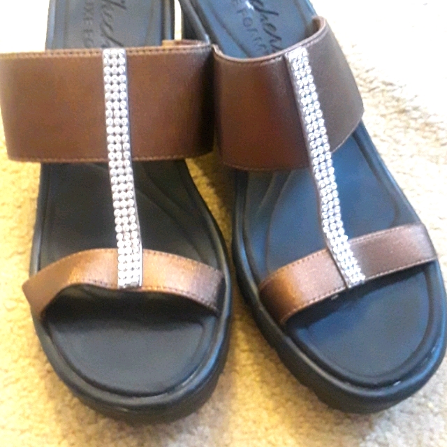 Skechers Luxe Foam Rhinestone Wedges